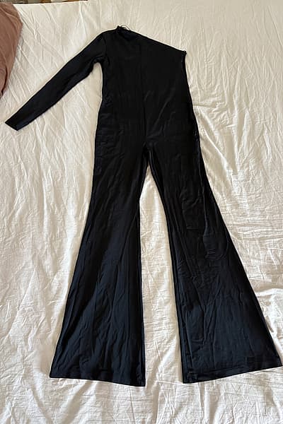 Black One-Shoulder Wide-Leg Jumpsuit by Zara — pre-loved on Thrifted.mt