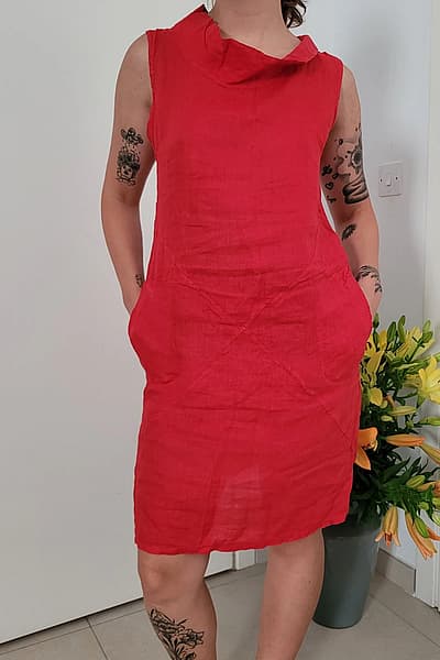 Red 100% linen Italian dress — pre-loved on Thrifted.mt