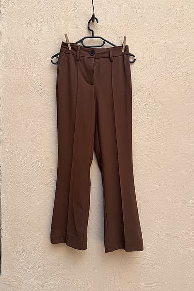 Bershka Petite Kick Flare Trousers in Brown by Bershka — pre-loved on Thrifted.mt