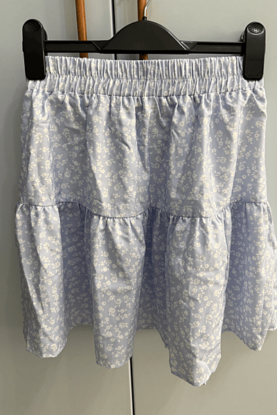 Floral Print Tiered Mini Skirt by SHEIN — pre-loved on Thrifted.mt