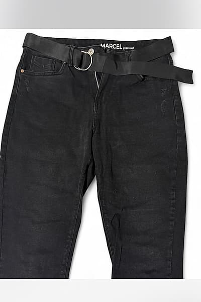Black Belted mom Fit Jeans by Promod — pre-loved on Thrifted.mt