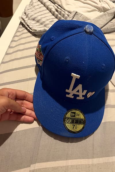 New Era LA Dodgers Cap: Size 7 1/4 by New Era — pre-loved on Thrifted.mt