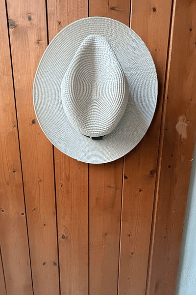 Chic Woven Straw Fedora Hat — pre-loved on Thrifted.mt