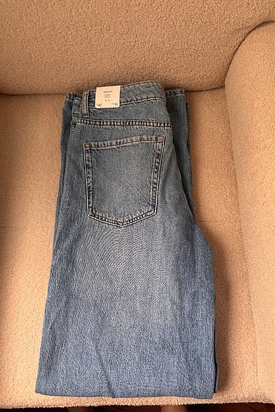Mango - Wide Leg jeans - size 42 by Mango — pre-loved on Thrifted.mt
