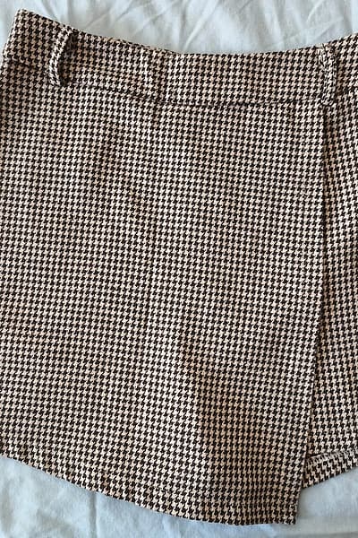 Mini Skort  by SHEIN — pre-loved on Thrifted.mt
