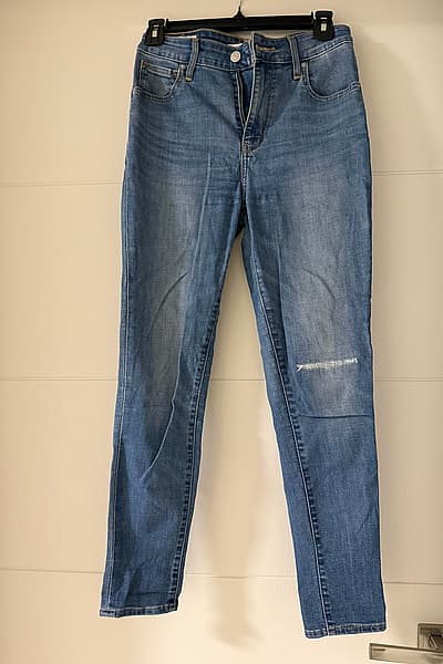Levi's 721 High Rise Jeans by Levi's — pre-loved on Thrifted.mt