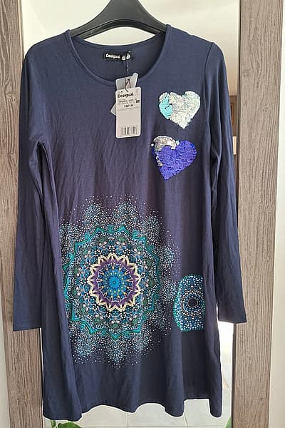 Vestido Mandela con lentejuelas de Desigual by Desigual — pre-loved on Thrifted.mt