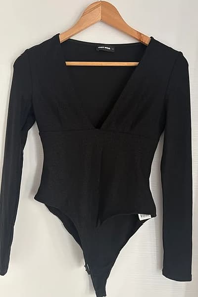 Black V-Neck Long Sleeve Bodysuit by Tally Weijl — pre-loved on Thrifted.mt