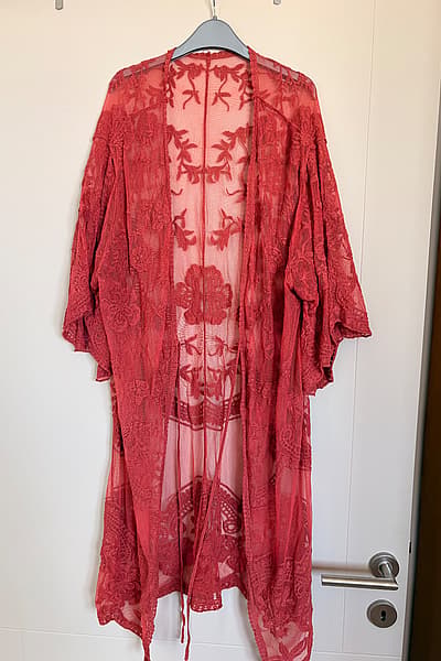 Coral Lace Embroidered Kimono — pre-loved on Thrifted.mt