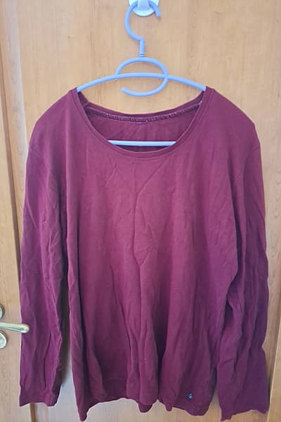 Cecil Burgundy Long Sleeve Top by Cecil — pre-loved on Thrifted.mt