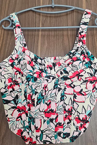 Floral Print Structured Cropped Camisole by Jopa — pre-loved on Thrifted.mt