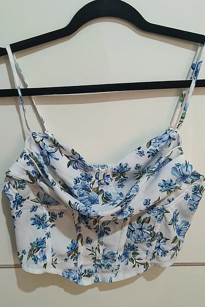 Floral Corset Style Crop Top by SHEIN — pre-loved on Thrifted.mt
