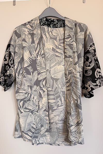 Patterned H&M Kimono Cardigan by H&M — pre-loved on Thrifted.mt