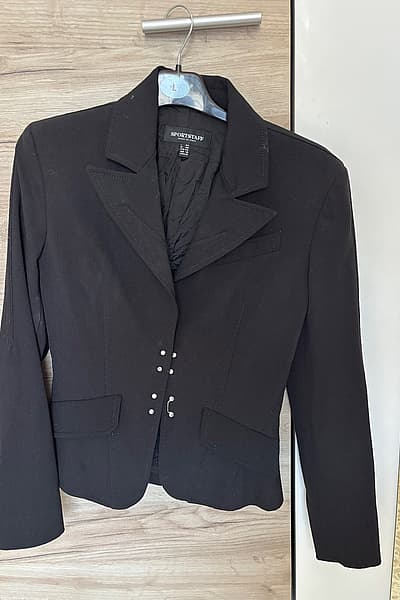 Black tailored fitted blazer by Sportstaff — pre-loved on Thrifted.mt