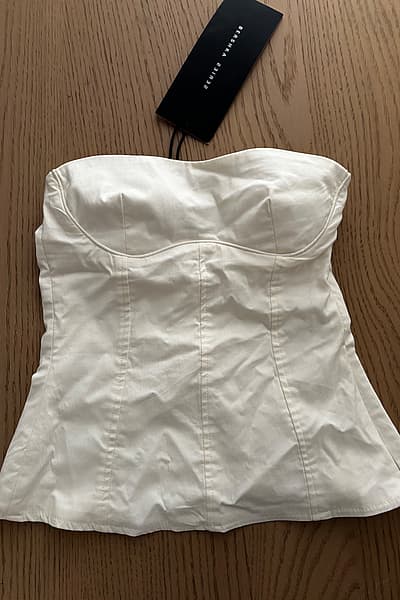 Bershka white strapless corset top by Bershka — pre-loved on Thrifted.mt