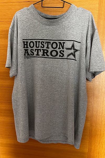 Houston Astros Grey Graphic T-Shirt by Majestic — pre-loved on Thrifted.mt