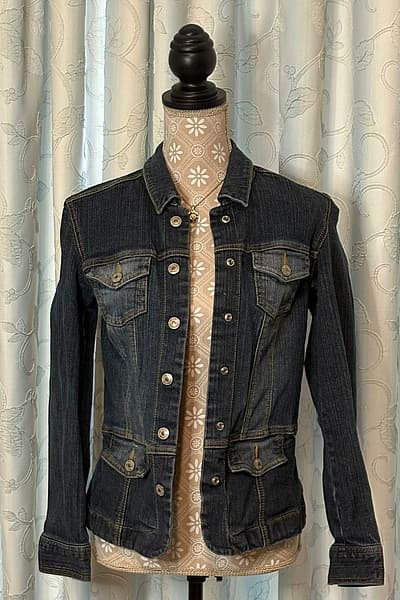 La Blues Jean Jacket Y2K by La Blues — pre-loved on Thrifted.mt