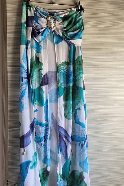 Floral print maxi beach skirt by Sweet Secret — pre-loved on Thrifted.mt