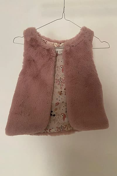 Pink Faux Fur Girls Vest by H&M — pre-loved on Thrifted.mt