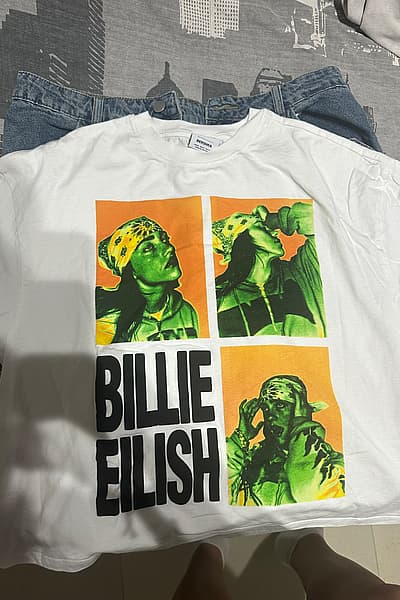 Billie Eilish Graphic Print T-Shirt by Bershka — pre-loved on Thrifted.mt