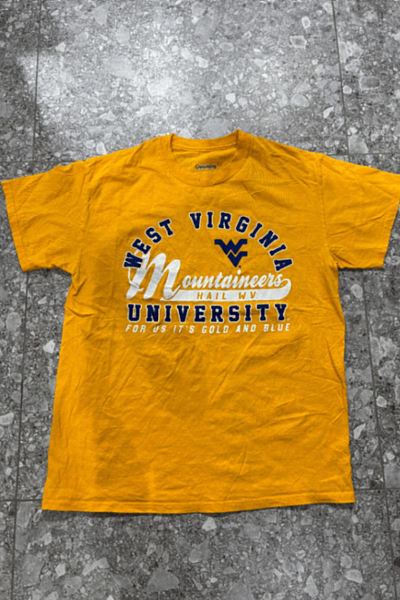 West Virginia University Graphic Tee by Captivating — pre-loved on Thrifted.mt