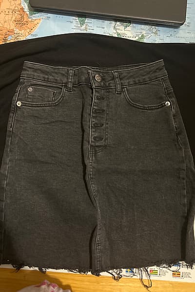 Black Denim Button-Fly Skirt by Kiabi — pre-loved on Thrifted.mt