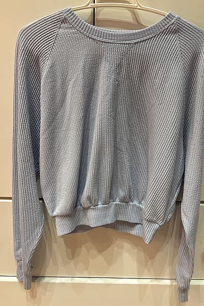 Hollister Ribbed Long Sleeve Top by Hollister — pre-loved on Thrifted.mt