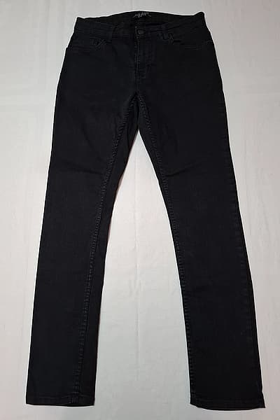 Men's LC Waikiki Black Slim Fit Jeans (W32 L31) — pre-loved on Thrifted.mt