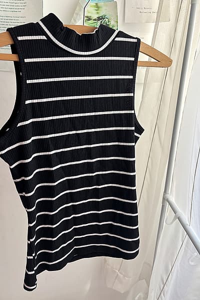 Black and white striped top by SHEIN — pre-loved on Thrifted.mt