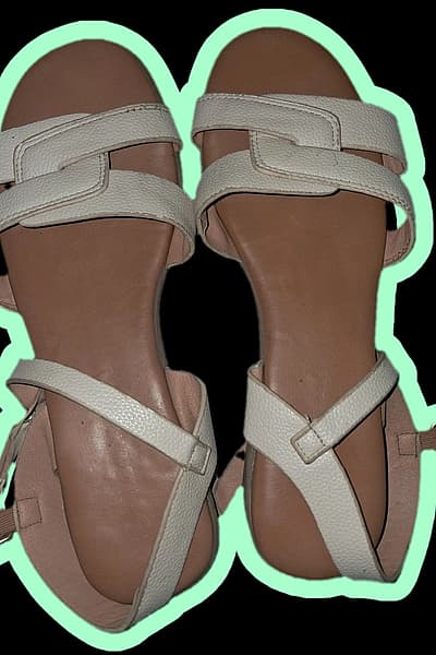 Cream Comfort Geometric Cut-Out Flat Sandals - Size 39 — pre-loved on Thrifted.mt