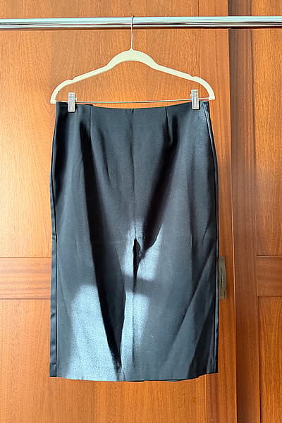 Citybird London Black Skirt — pre-loved on Thrifted.mt