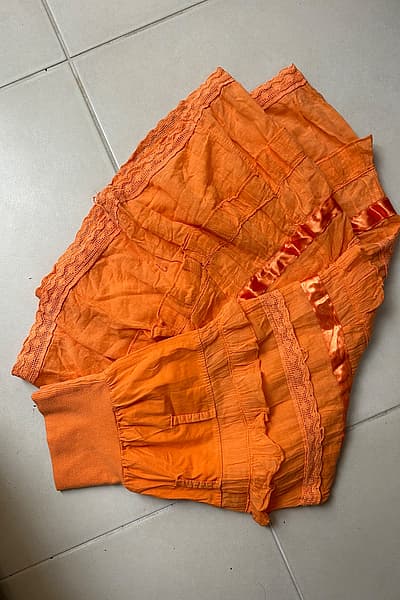Orange frill midi skirt — pre-loved on Thrifted.mt