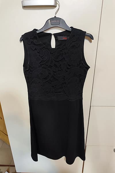 Black dress — pre-loved on Thrifted.mt