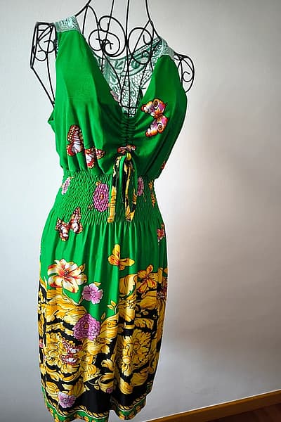 Green floral butterfly print dress — pre-loved on Thrifted.mt