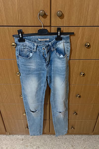 Light Wash Jeans — pre-loved on Thrifted.mt