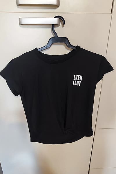 Black top — pre-loved on Thrifted.mt