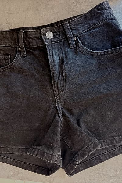 Black Denim Mini Shorts by Mango — pre-loved on Thrifted.mt