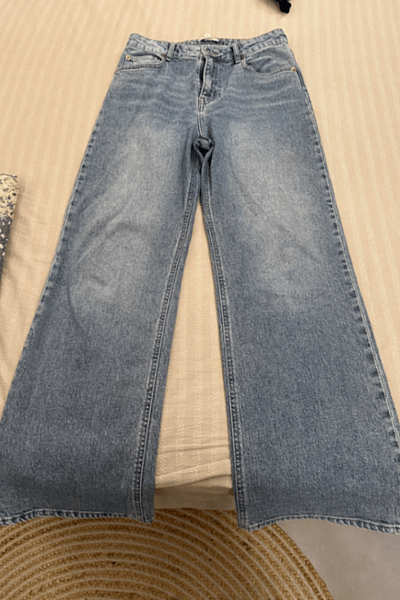 Blue High Waisted Jeans by H&M — pre-loved on Thrifted.mt