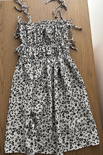 Bershka black and white dress by Bershka — pre-loved on Thrifted.mt