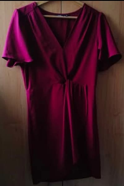Burgundy Knot Front Dress by Kiabi — pre-loved on Thrifted.mt