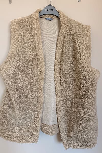 Beige teddy fleece gilet vest — pre-loved on Thrifted.mt