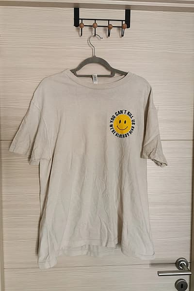 Graphic Smiley Face T-Shirt by Gildan — pre-loved on Thrifted.mt
