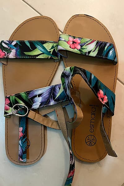 Esmara Floral Strap Sandals by Esmara — pre-loved on Thrifted.mt