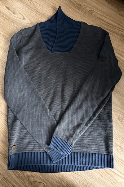 Lacoste Textured Shawl Collar Jumper by Lacoste — pre-loved on Thrifted.mt