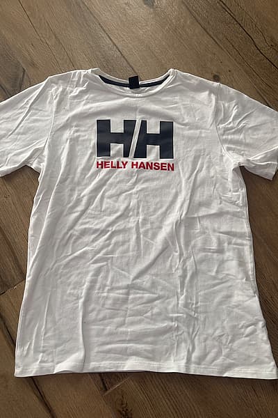 Helly Hansen White Logo T-Shirt by Helly Hansen — pre-loved on Thrifted.mt