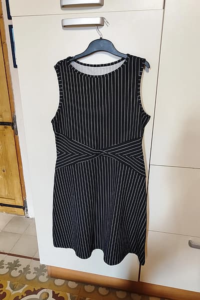 Black striped dress — pre-loved on Thrifted.mt