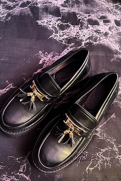 Black loafers  by Asos — pre-loved on Thrifted.mt
