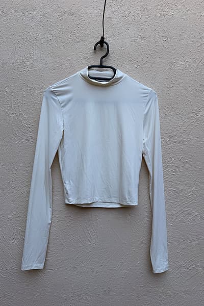 Cream Long Sleeve Turtleneck by Stradivarius — pre-loved on Thrifted.mt