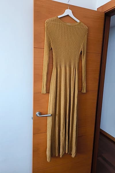 Mango metallic ribbed knit dress by Mango — pre-loved on Thrifted.mt