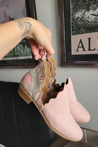 Vestibull genuine leather swift boot by Vestibull — pre-loved on Thrifted.mt
